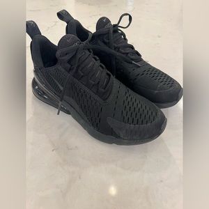Nike Air Max 270 - all black